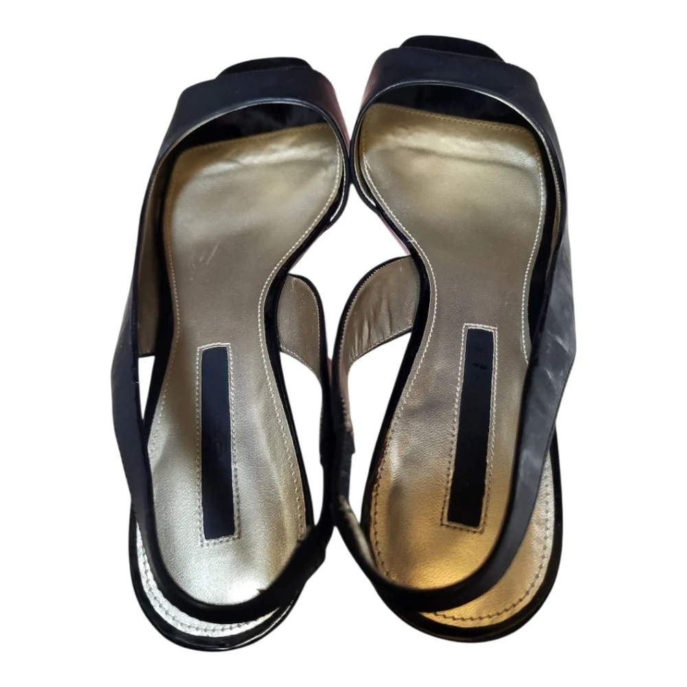 Bandolino Black and Gold Patent Leather Wedge Sandals - Size 8.5M